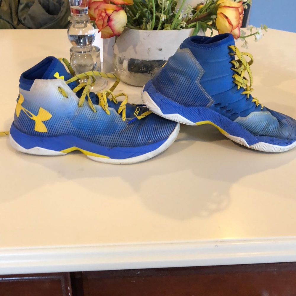 Under armor basketball sneakers